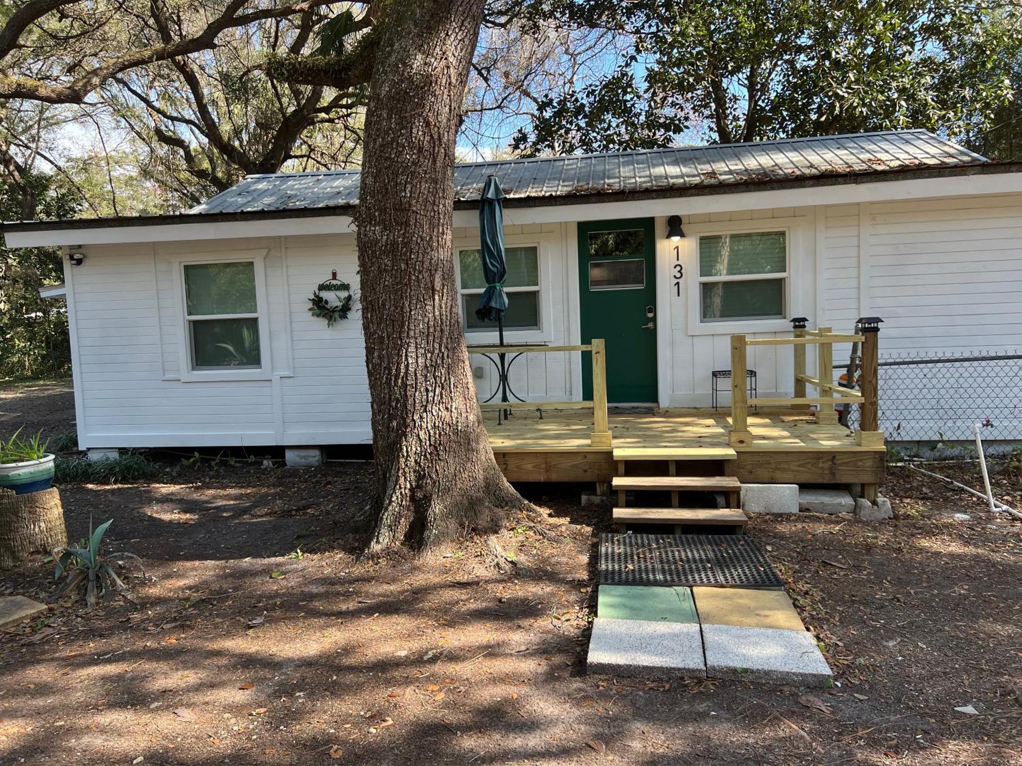 Nature Coast Inn & Cottages Inglis Exterior photo