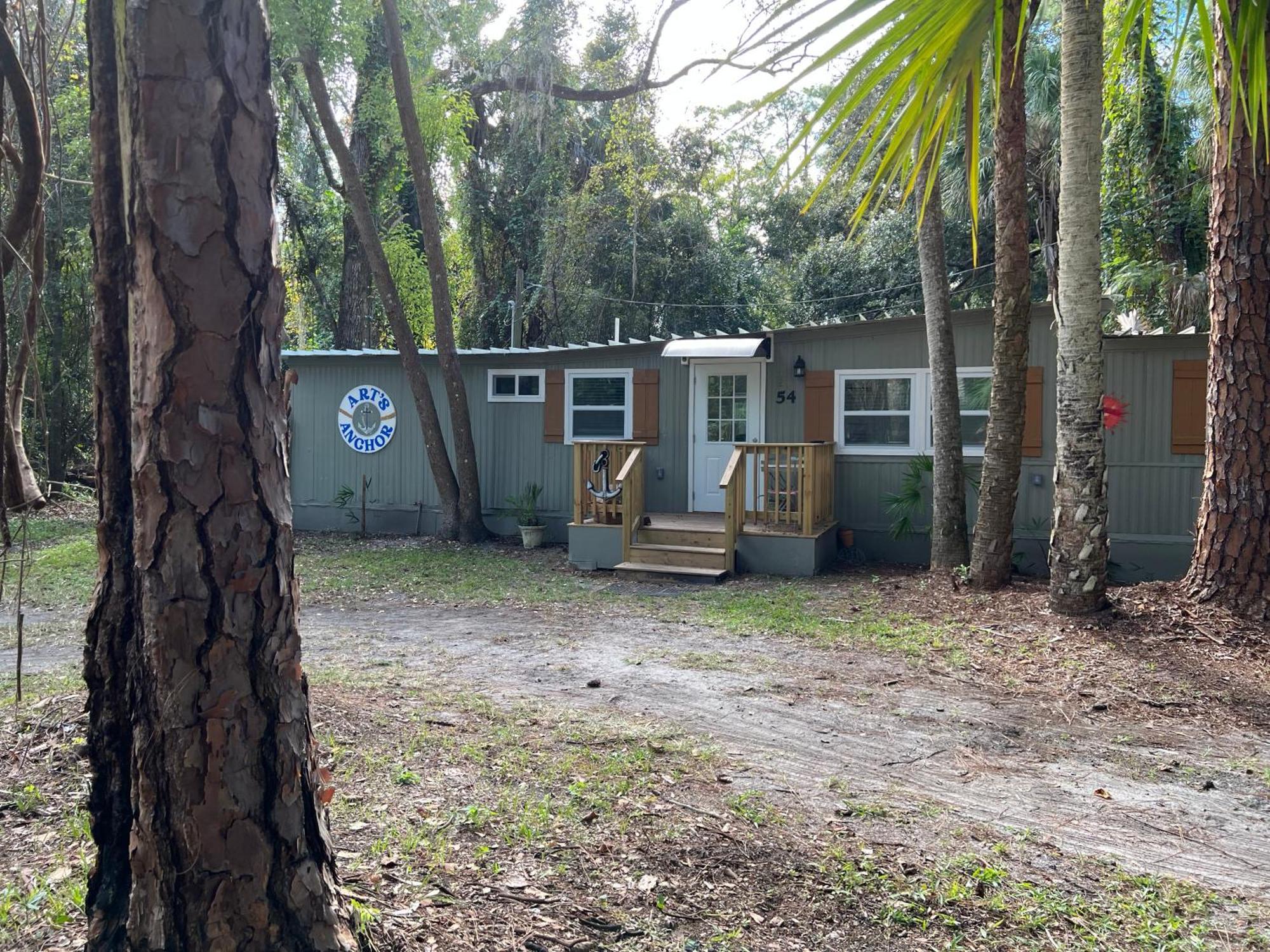 Nature Coast Inn & Cottages Inglis Exterior photo