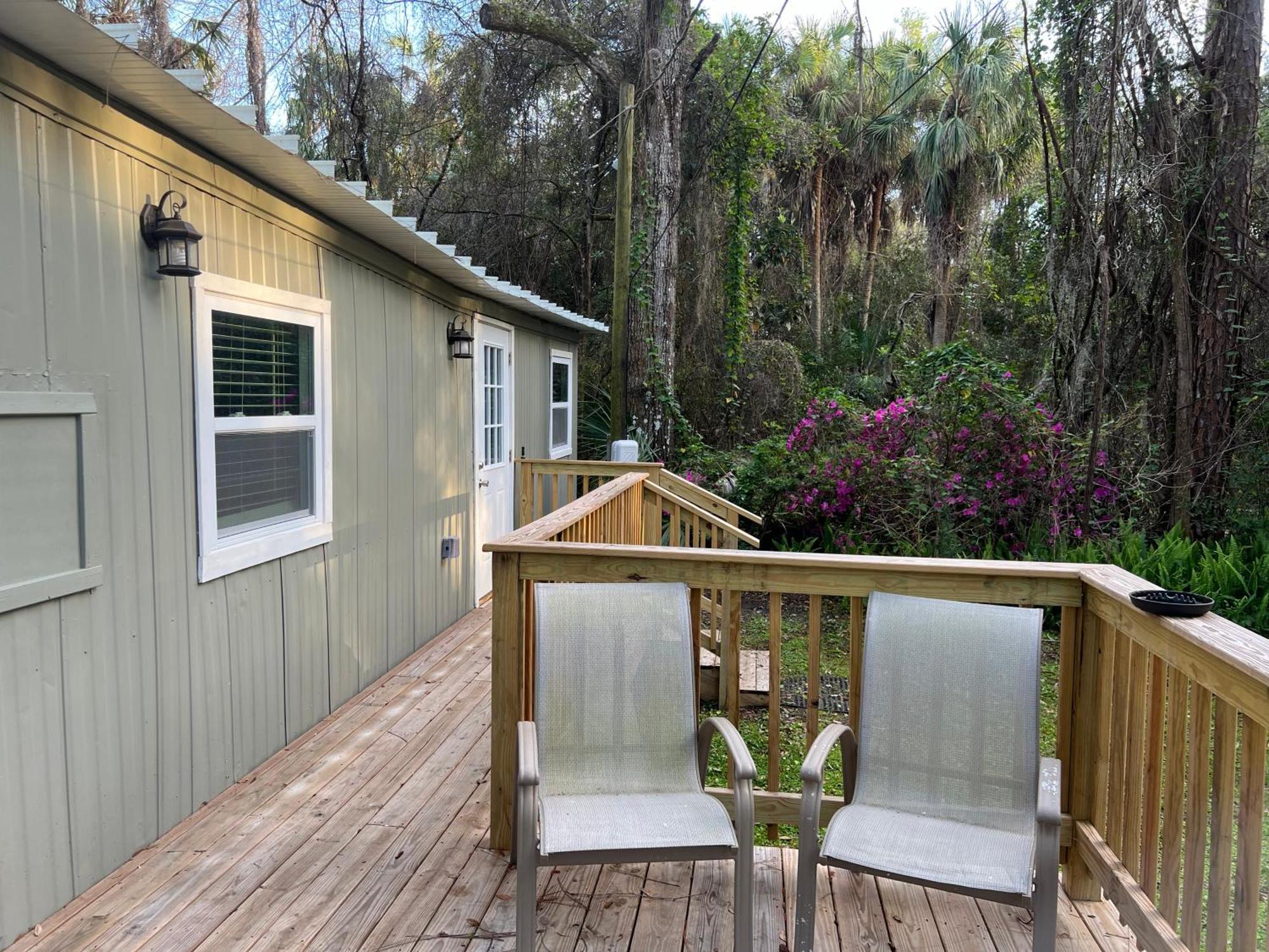 Nature Coast Inn & Cottages Inglis Exterior photo