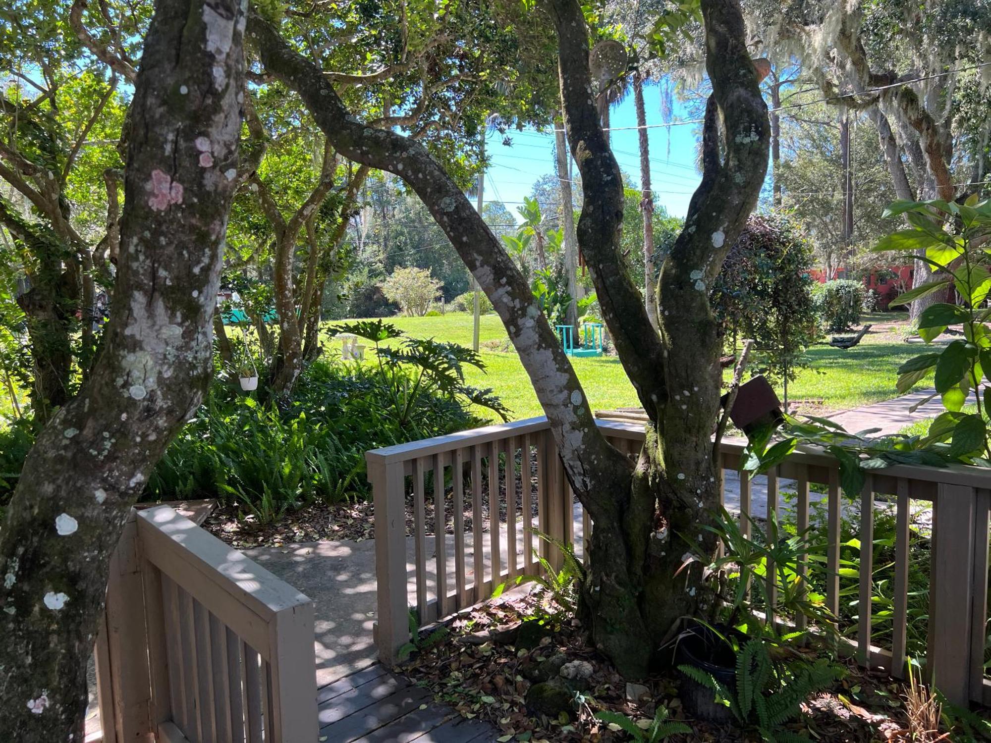 Nature Coast Inn & Cottages Inglis Exterior photo