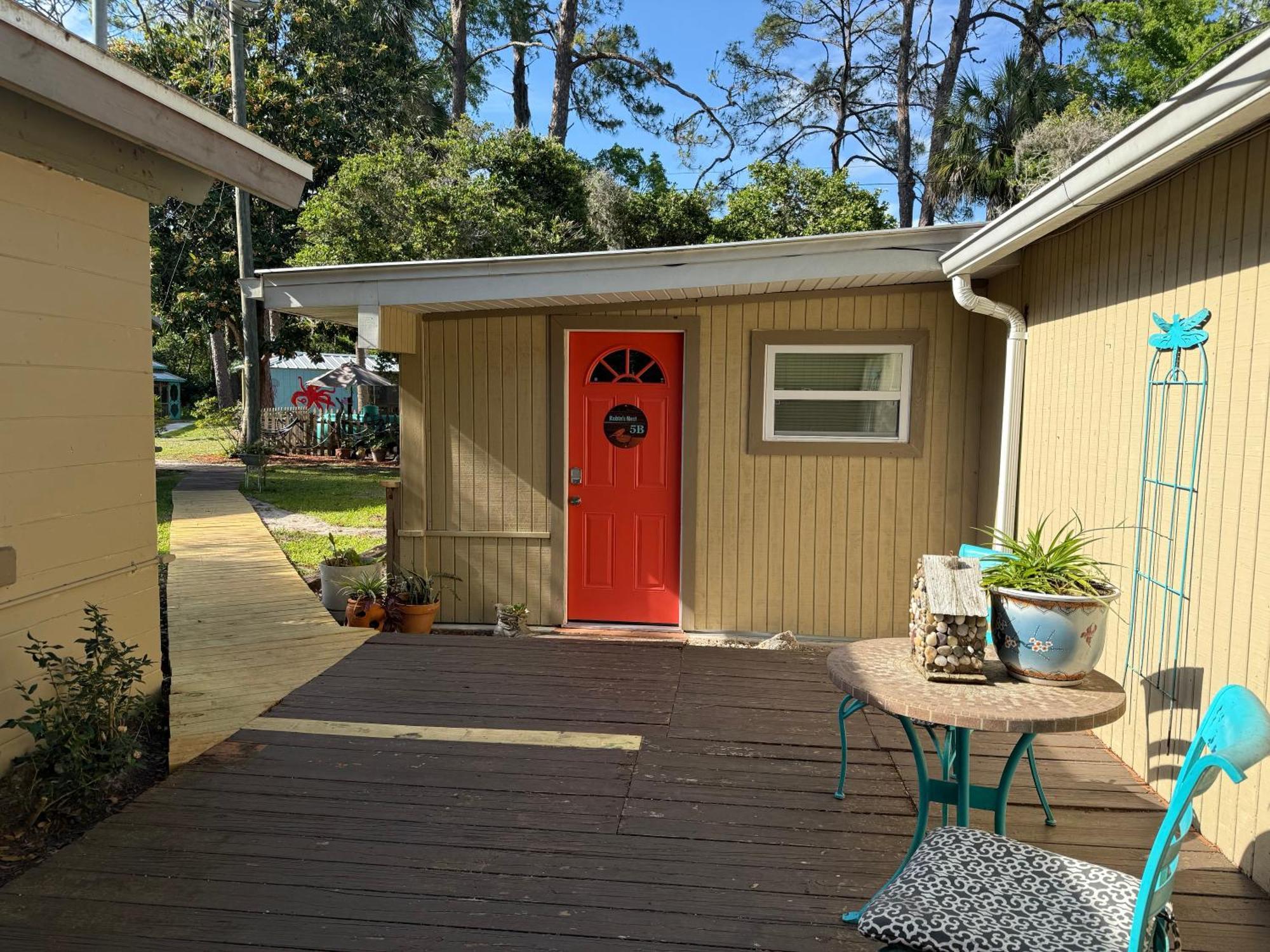 Nature Coast Inn & Cottages Inglis Exterior photo